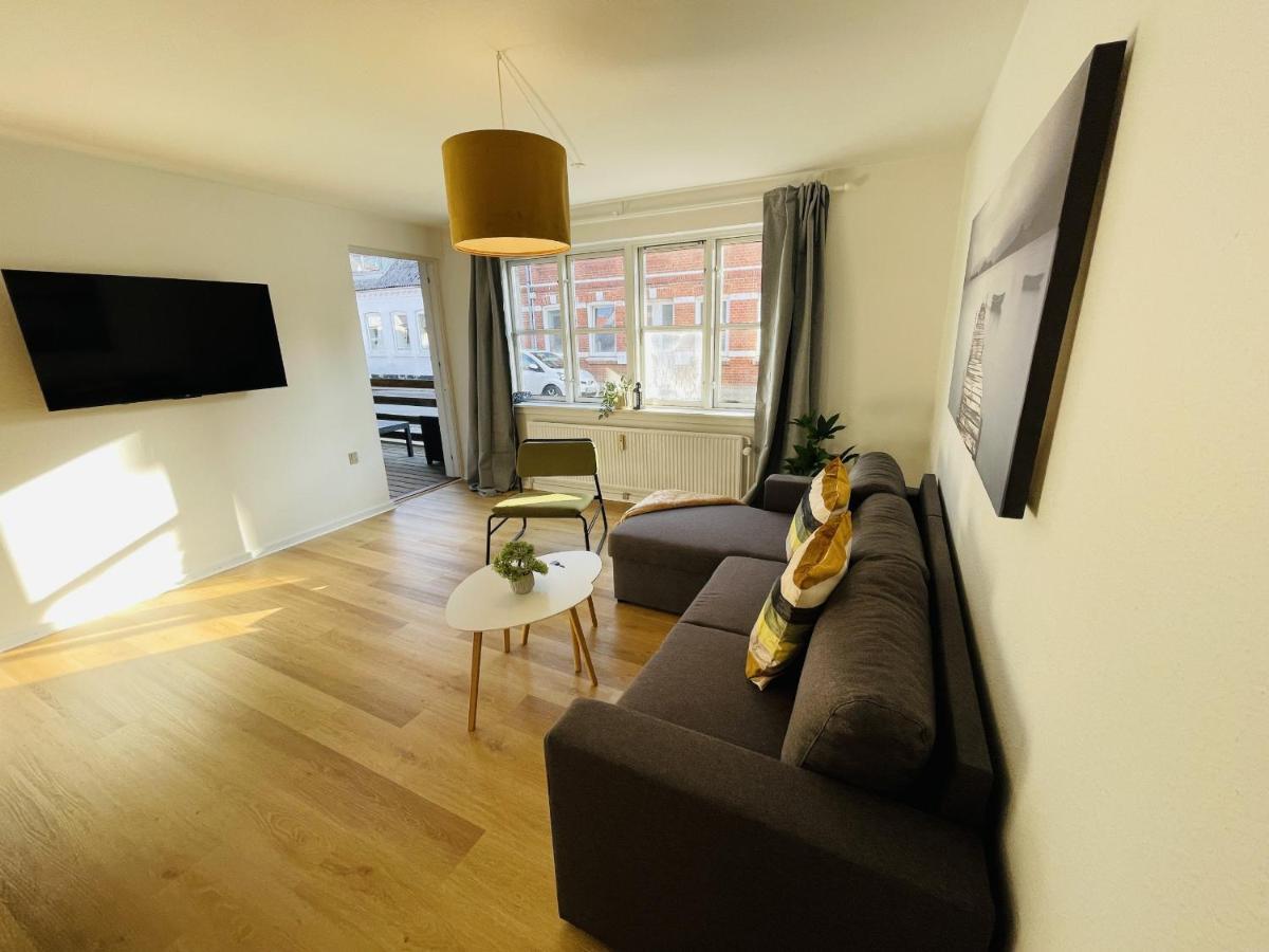Aday - Central Terrace Apartment In Hjorring Ngoại thất bức ảnh