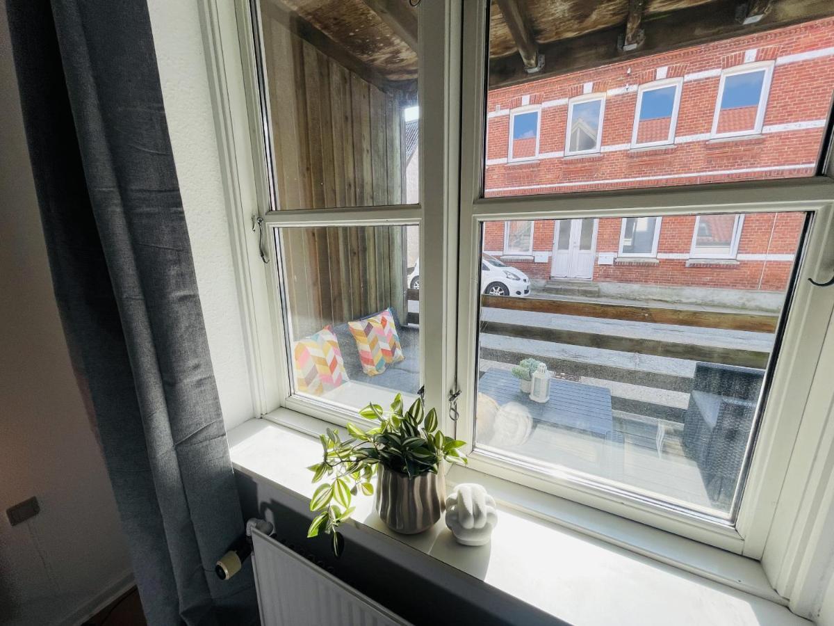Aday - Central Terrace Apartment In Hjorring Ngoại thất bức ảnh